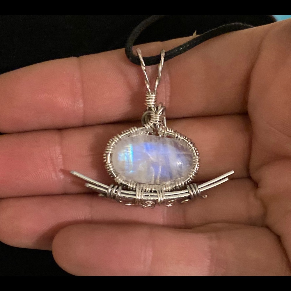 New Flashy Natural Rainbow Moonstone Necklace